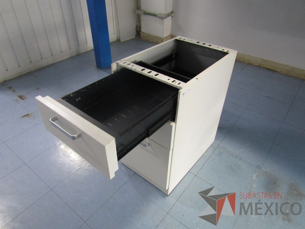 Lote 065 - 2 Archiveros verticales de 3 cajones de pedestal color blanco - Imagen 10