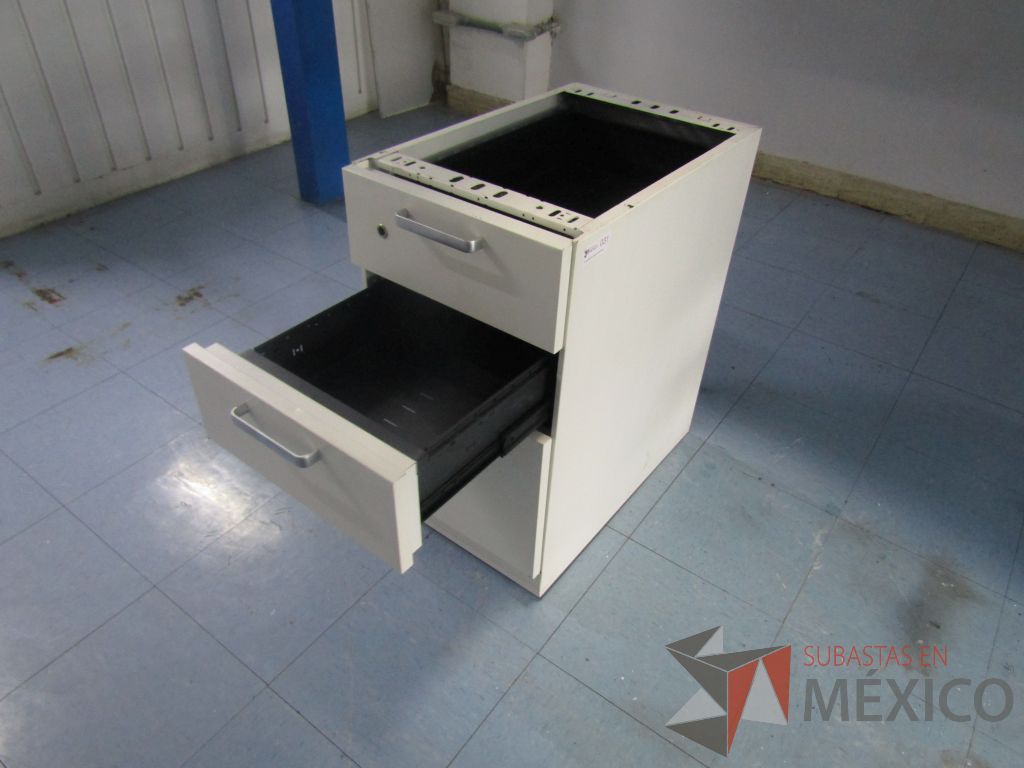 Lote 065 - 2 Archiveros verticales de 3 cajones de pedestal color blanco - Imagen 11