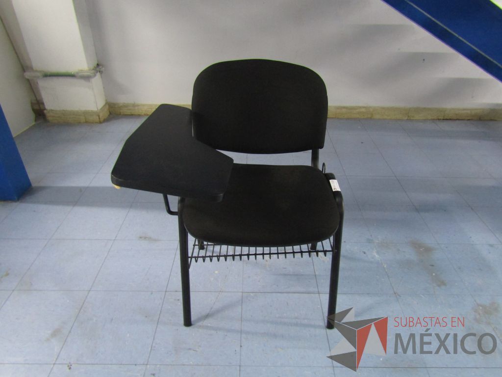 Lote 079 - Silla con paleta, asiento y respaldo en tela color negro - Imagen 10