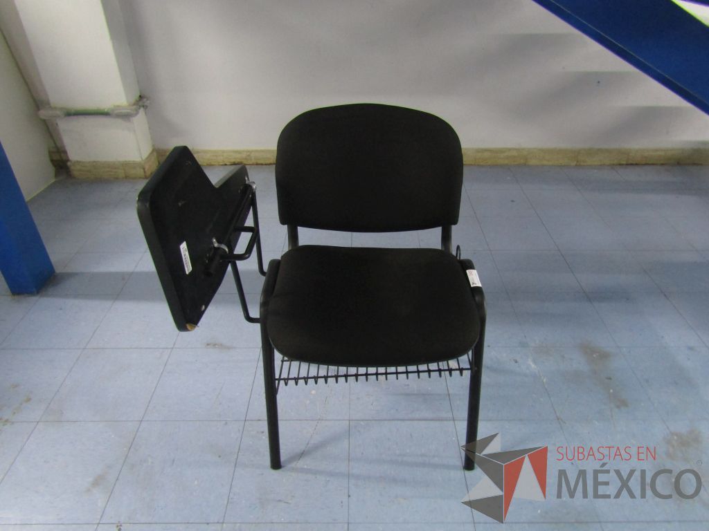 Lote 079 - Silla con paleta, asiento y respaldo en tela color negro - Imagen 12