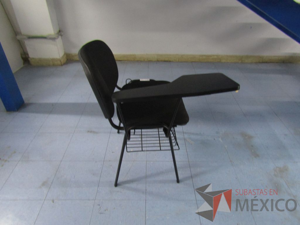 Lote 079 - Silla con paleta, asiento y respaldo en tela color negro - Imagen 13