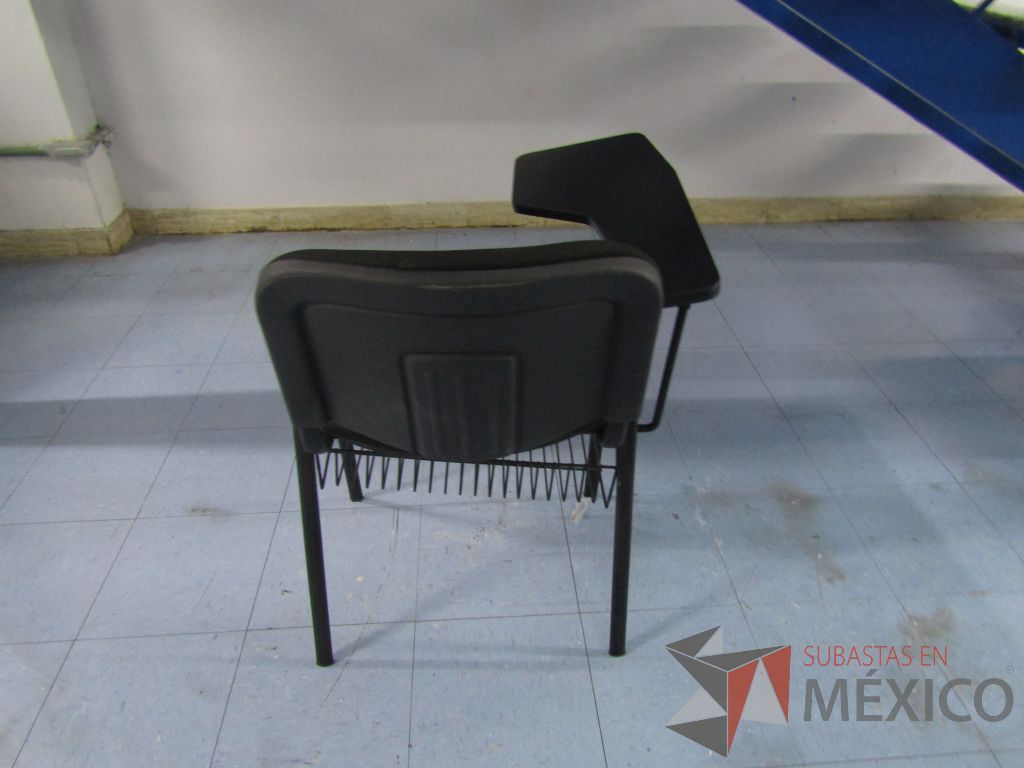Lote 079 - Silla con paleta, asiento y respaldo en tela color negro - Imagen 5