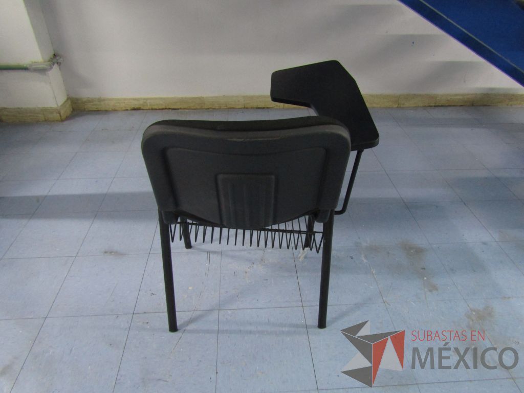Lote 079 - Silla con paleta, asiento y respaldo en tela color negro - Imagen 6
