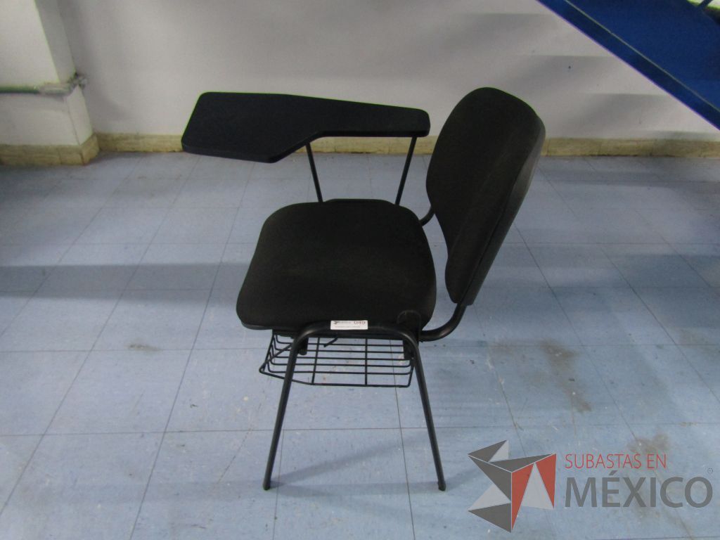 Lote 079 - Silla con paleta, asiento y respaldo en tela color negro - Imagen 8