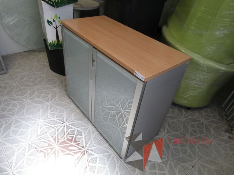 Lote 065 - Gabinete metálico son superficie tipo madera - Imagen 3