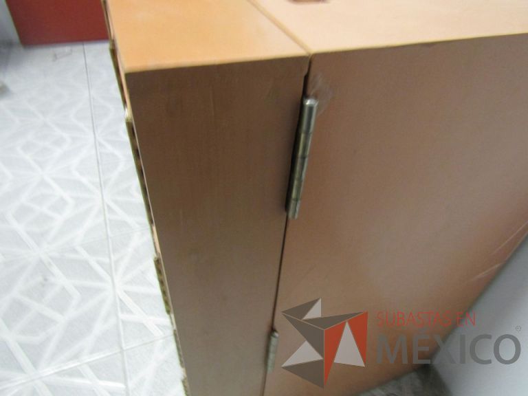 Lote 023 - Mueble de madera con 35 compartimientos pequeños con chapa y 2 ranuras superiores - Imagen 7