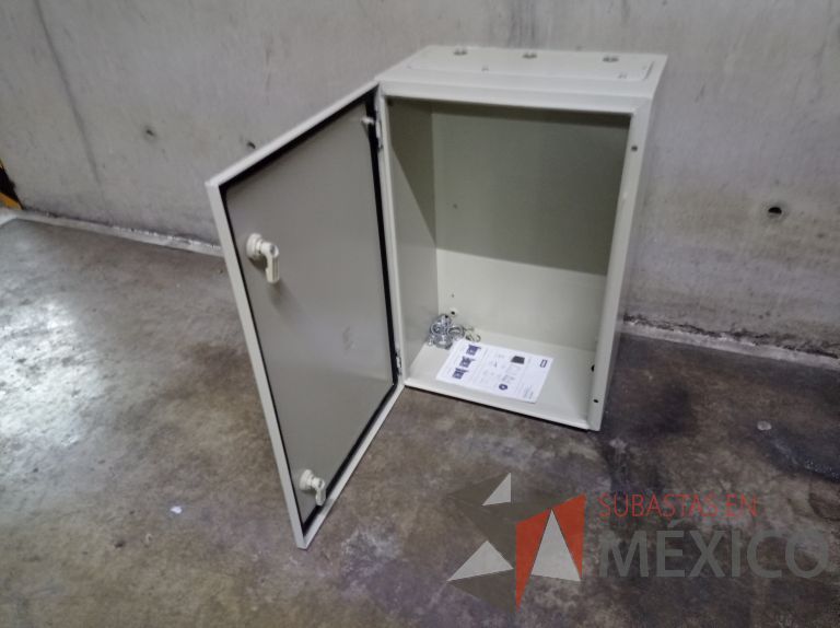 Lote 003 - Gabinete metálico y Archivero metálico - Imagen 10