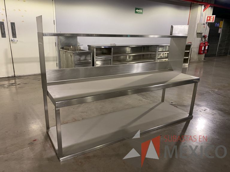 Lote 004 - Mesa de trabajo con base y cubierta superior de acero inoxidable - Imagen 16