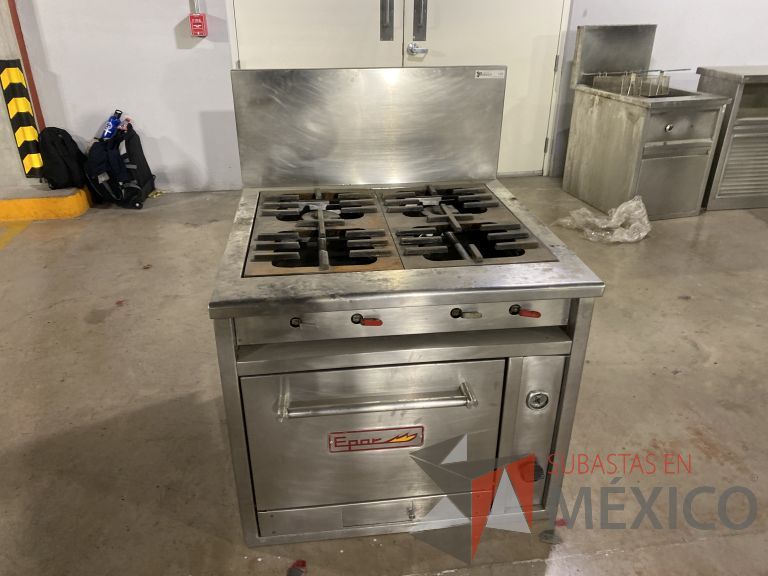 Lote 008 - Estufa de acero con 4 quemadores y horno - Imagen 7