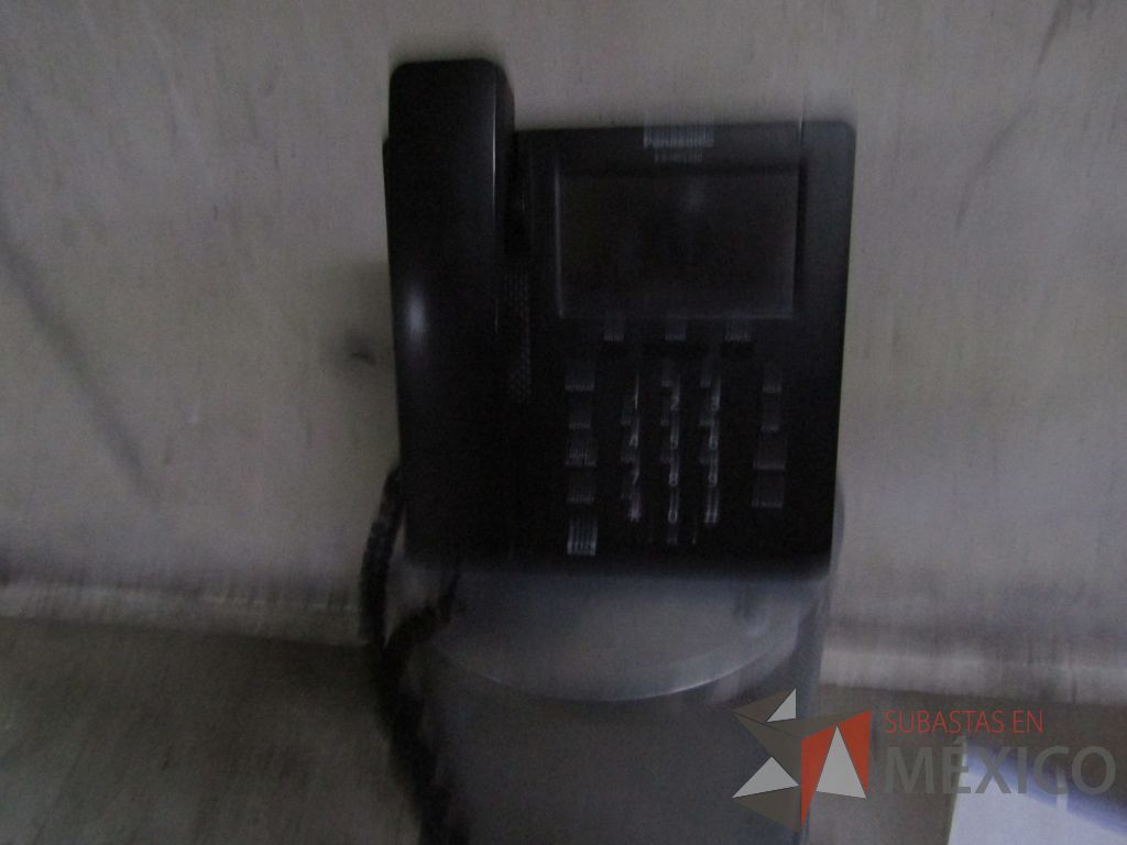 Lote 004 - 14 Teléfonos de diferentes modelos, 3 módems y 5 Diademas - Imagen 20