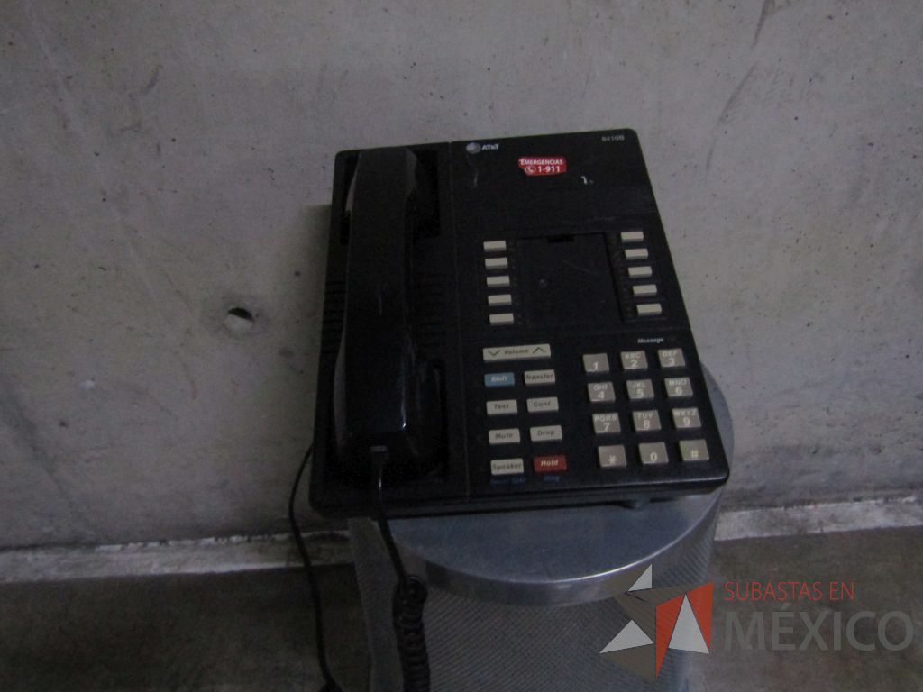 Lote 004 - 14 Teléfonos de diferentes modelos, 3 módems y 5 Diademas - Imagen 28