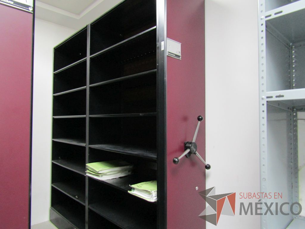 Lote 003 - Sistema de archivo móvil en tres secciones - Imagen 4