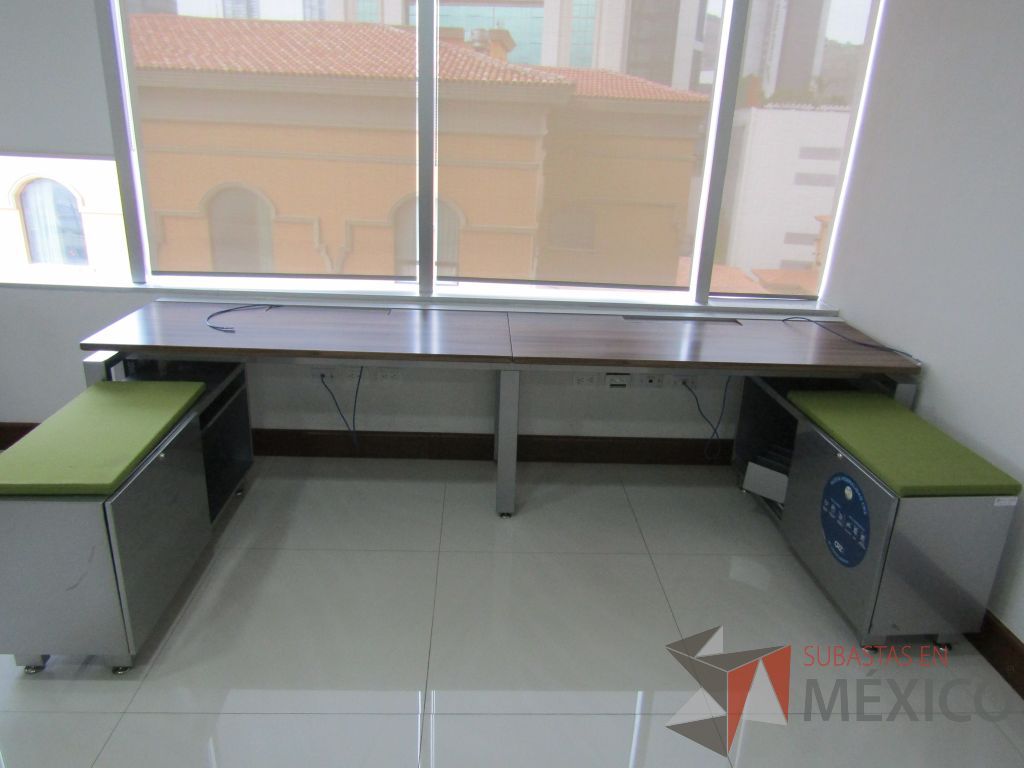 Lote 005 - Estación de trabajo para 2 personas con 2 credenzas - Imagen 5