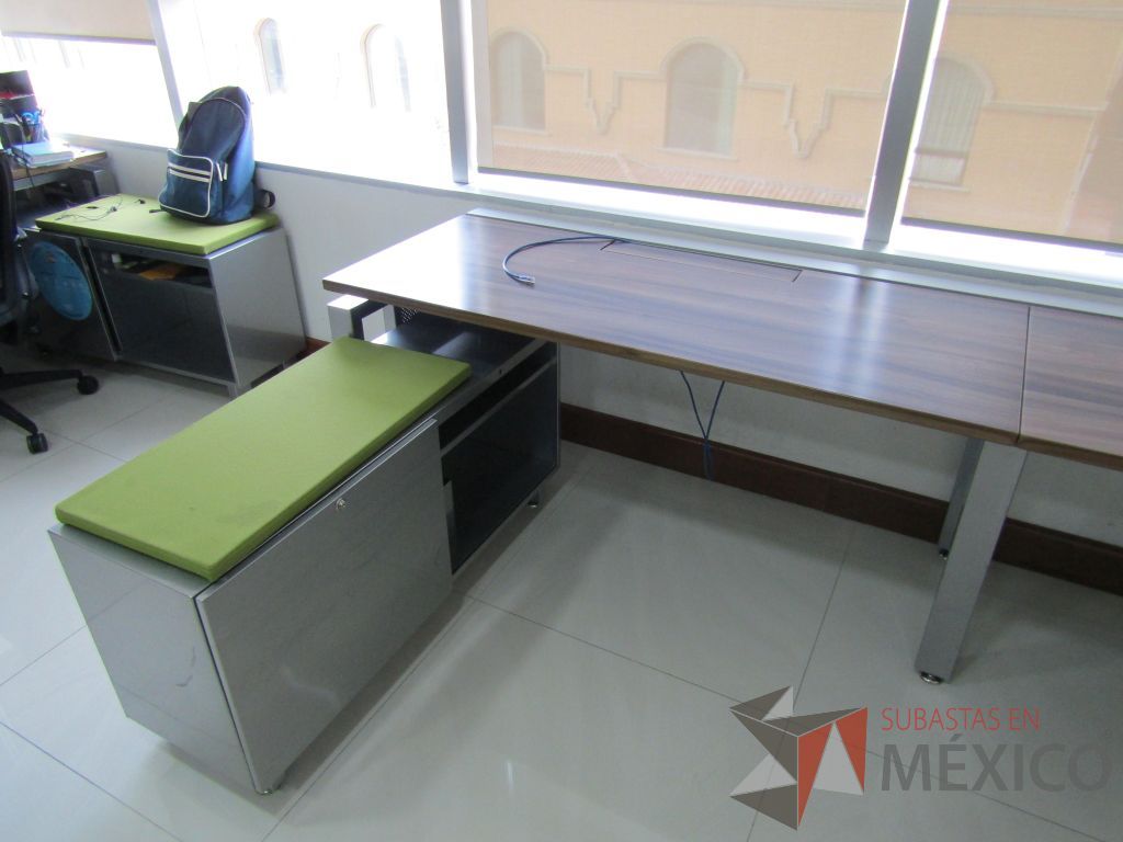 Lote 005 - Estación de trabajo para 2 personas con 2 credenzas - Imagen 8