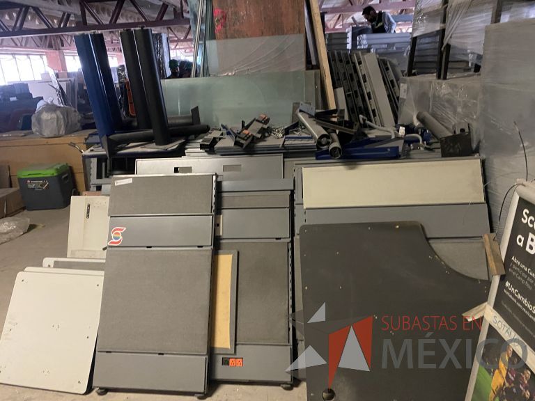 Lote 023 - 200 Accesorios para estación (mamparas, herraje y cubiertas de diferentes tamaños) - Imagen 5