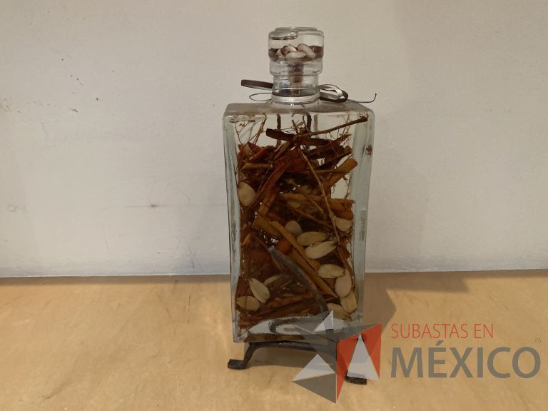 Lote 016 - Set con: 4 botellas de vidrio con decoración en el interior y 1 manzana artificial - Imagen 4