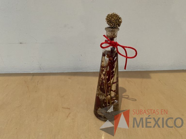 Lote 016 - Set con: 4 botellas de vidrio con decoración en el interior y 1 manzana artificial - Imagen 9