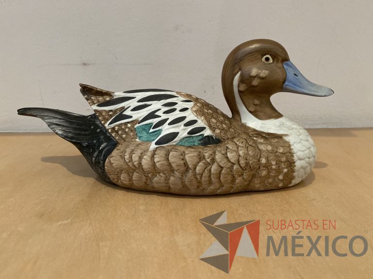 Lote 017 - Set con: 2 Patos, 1 gallina y 1 perico decorativo. - Imagen 2