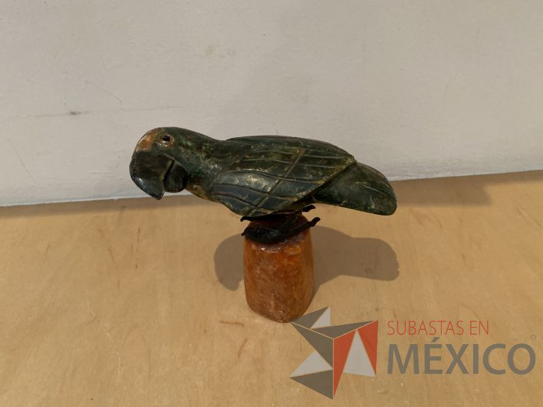 Lote 017 - Set con: 2 Patos, 1 gallina y 1 perico decorativo. - Imagen 3