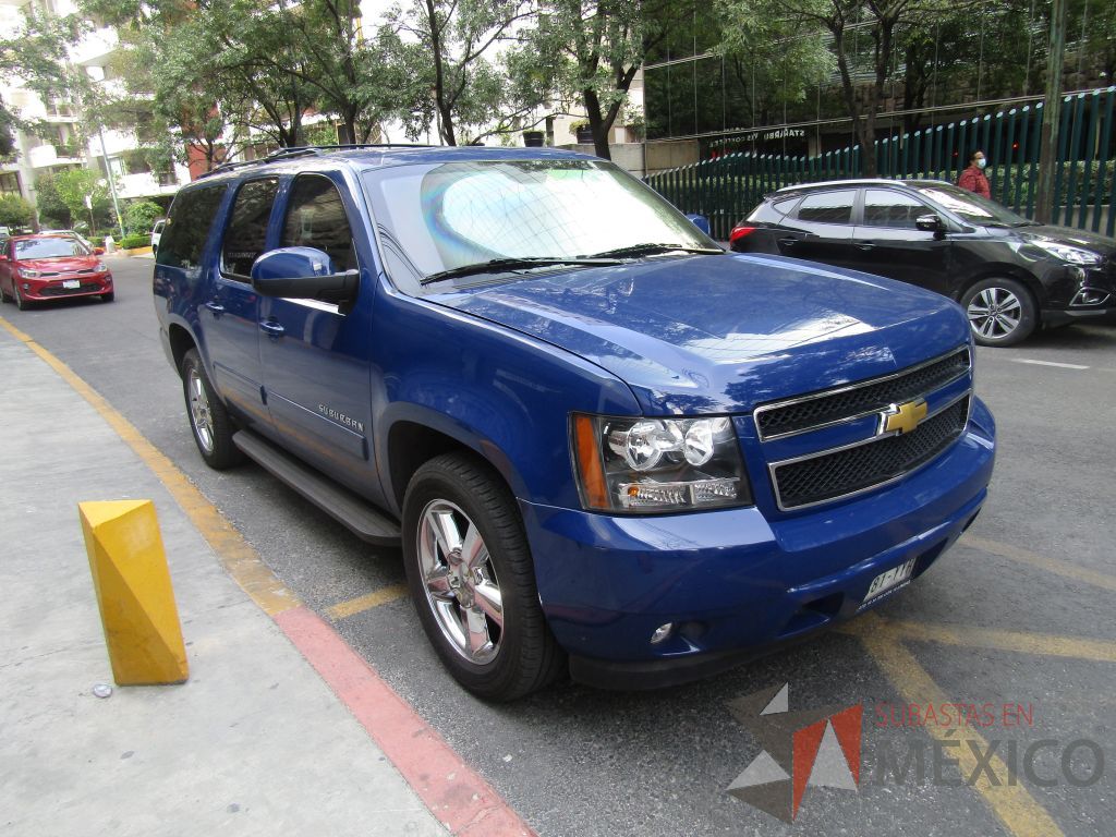 Lote 001 - Camioneta Chevrolet, Suburban D 5.3L, Año 2013, Blindada Nivel AS3 (NIJ IIIA), 4. 42,745 Km - Imagen 2