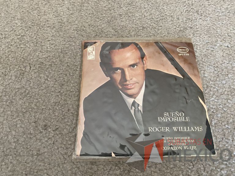Lote 076 - 5 Vinilos LP de diversos géneros