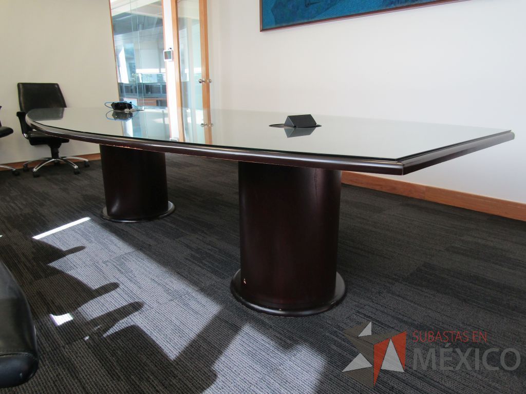 Lote 012 - Mesa de sala de juntas para 10 personas con vidrio y accesorios para conexión - Imagen 9