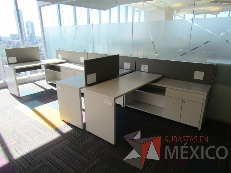 Lote 004 - Estación de trabajo lineal para 3 personas - Imagen 2