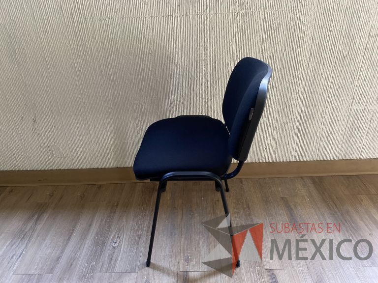 Lote 016 - 2 Sillas de visita con 4 patas asiento y respaldo en tela color negro - Imagen 3