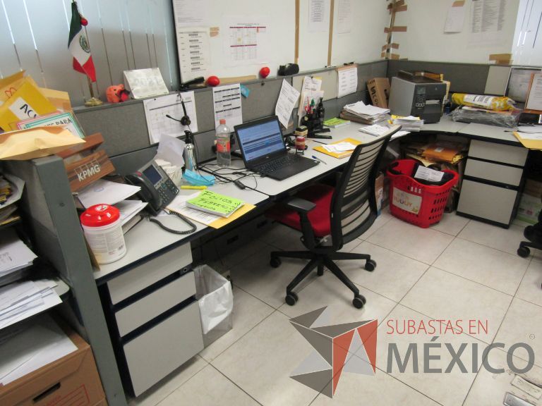 Lote 035 - Estación de trabajo lineal para 4 personas - Imagen 3