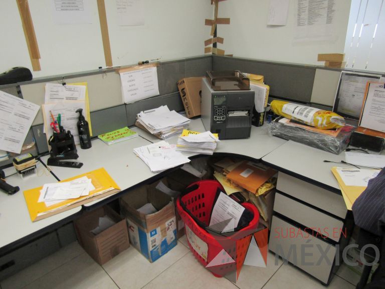 Lote 035 - Estación de trabajo lineal para 4 personas - Imagen 4