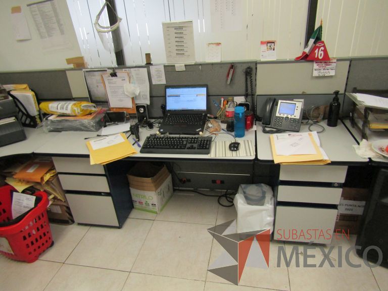 Lote 035 - Estación de trabajo lineal para 4 personas - Imagen 5