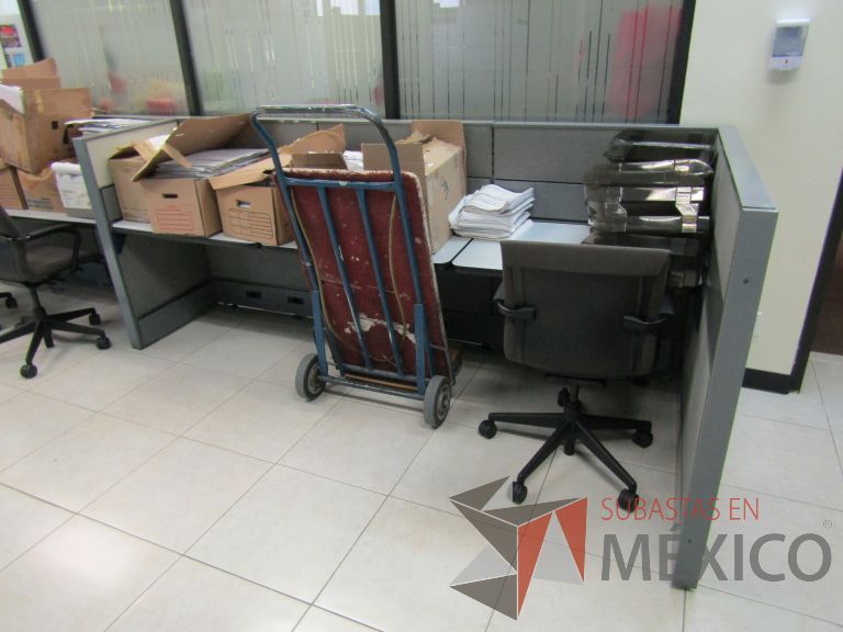 Lote 039 - Estación de trabajo lineal para 6 personas - Imagen 4