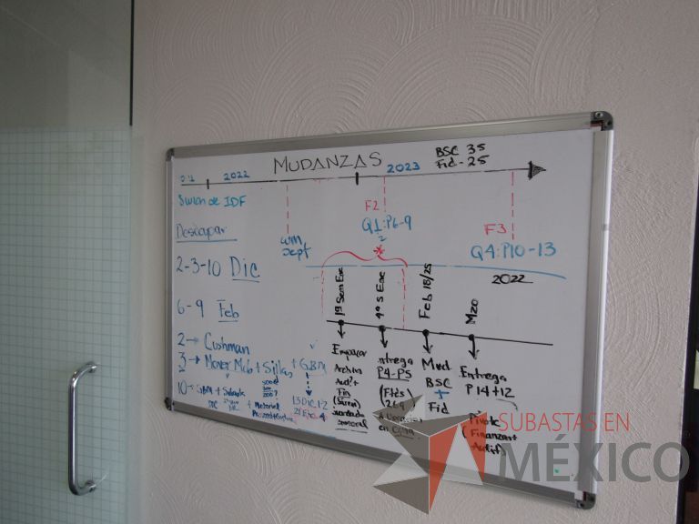 Lote 044 - 2 Pizarrones blancos - Imagen 5