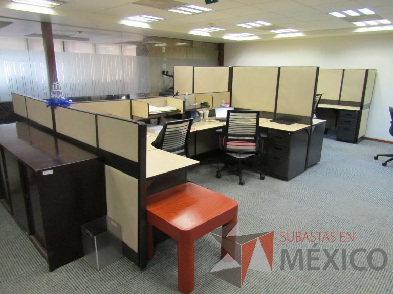 Lote 049 - Estación de trabajo para 8 personas