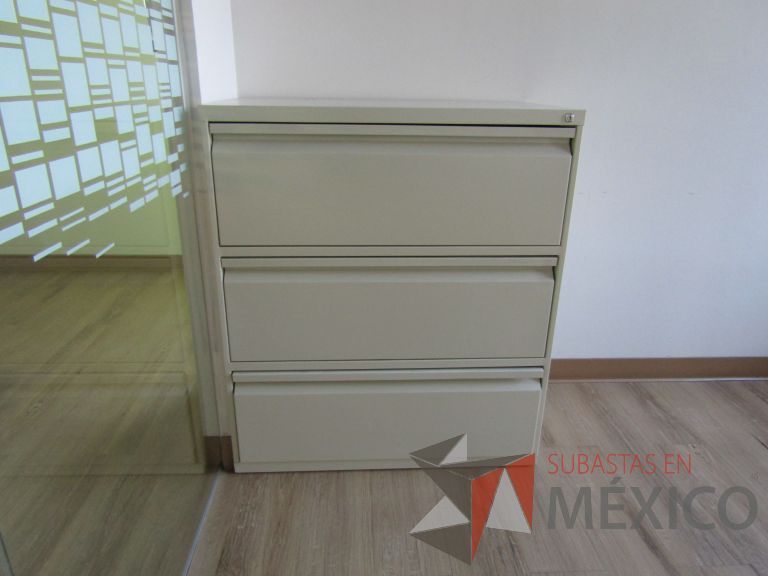 Lote 036 - 2 Archiveros metálicos horizontales de 3 cajones color gris - Imagen 3