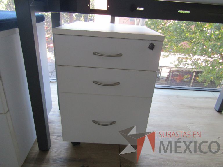 Lote 026 - 2 Archiveros verticales de 3 cajones color blanco