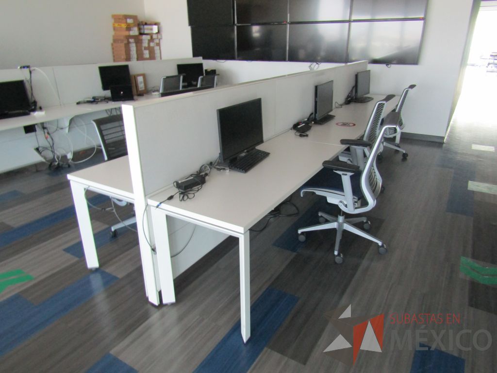 Lote 020 - Estación de trabajo para 6 personas