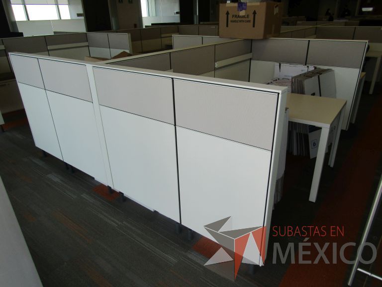 Lote 002 - Estación de trabajo para 14 personas con mampara baja - Imagen 4