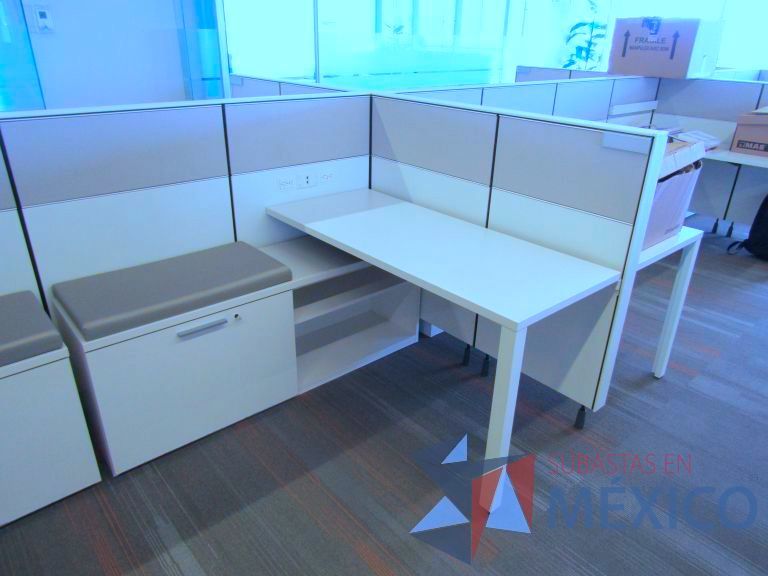 Lote 002 - Estación de trabajo para 14 personas con mampara baja - Imagen 15
