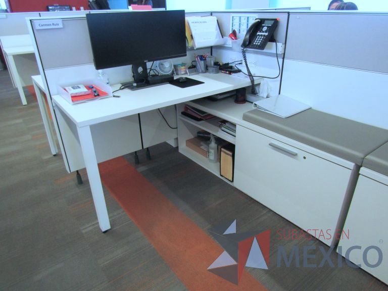 Lote 004 - Estación de trabajo para 8 personas con mampara baja - Imagen 4