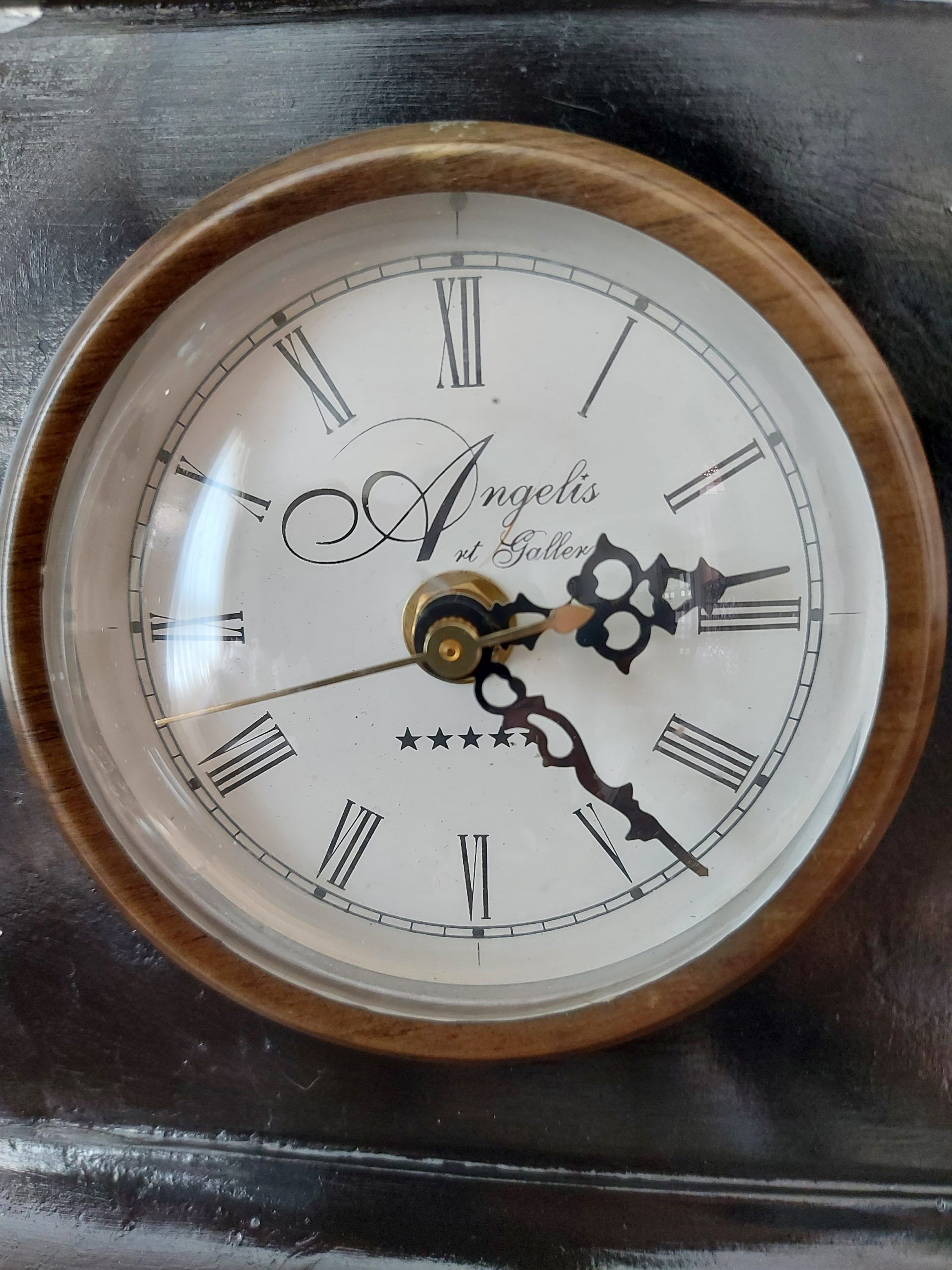 Lote 002 - Reloj de mesa - Angelis Art Gallery - Yeso en negro y oro - Imagen 2