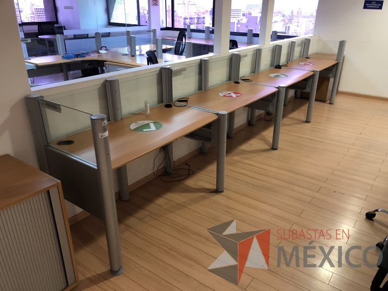 Lote 014 - Estación de trabajo lineal para 4 personas - Imagen 3