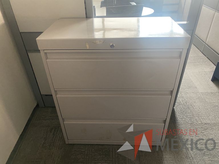 Lote 030 - Archivero horizontal metálico de 3 cajones color gris