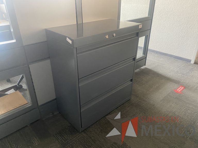 Lote 055 - Archivero horizontal metálico de 3 cajones color gris