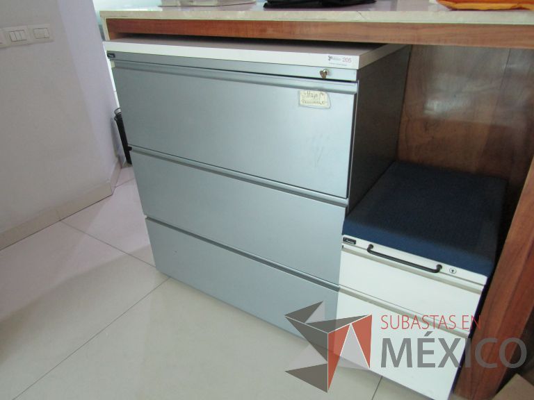 Lote 002 - Archivero metálico horizontal de 3 cajones color gris y cubierta superior color blanco