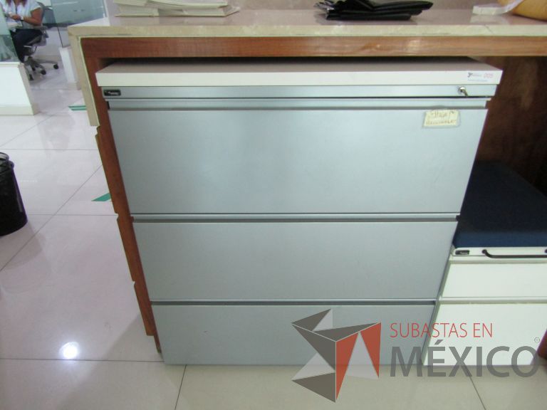 Lote 002 - Archivero metálico horizontal de 3 cajones color gris y cubierta superior color blanco - Imagen 4