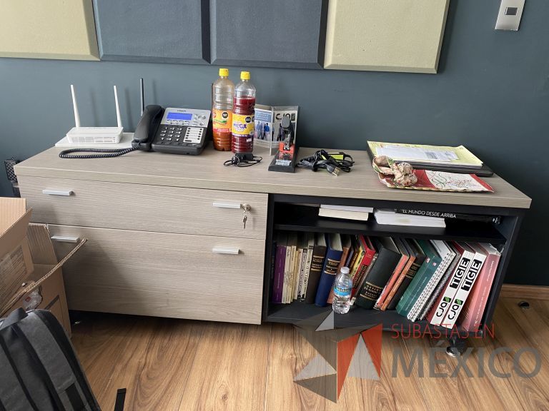 Lote 001 - Escritorio en escuadra con 1 Credenza de 2 cajones - Imagen 7