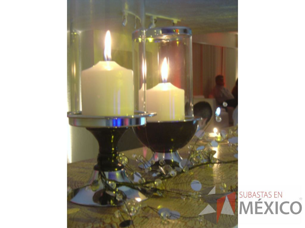 Lote 090 - Lote de 2 candelabros de cristal (1 de 60 cms de alto, 1 de 30 cms de alto) - Imagen 2