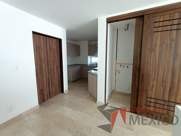 Lote 002 - Departamento de 102 m2 interiores en 2 niveles y 33.1 m2 en 2 Terrazas - Imagen 2