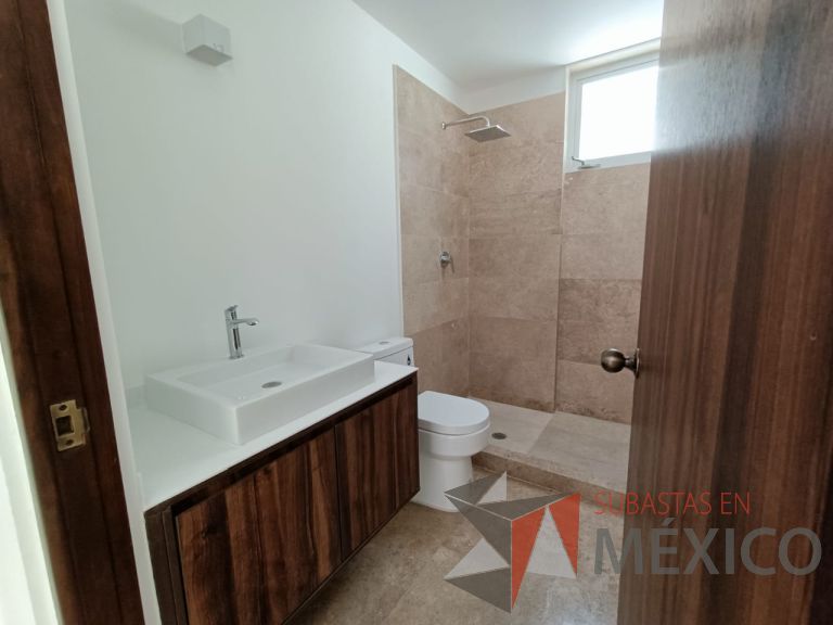 Lote 002 - Departamento de 102 m2 interiores en 2 niveles y 33.1 m2 en 2 Terrazas - Imagen 171